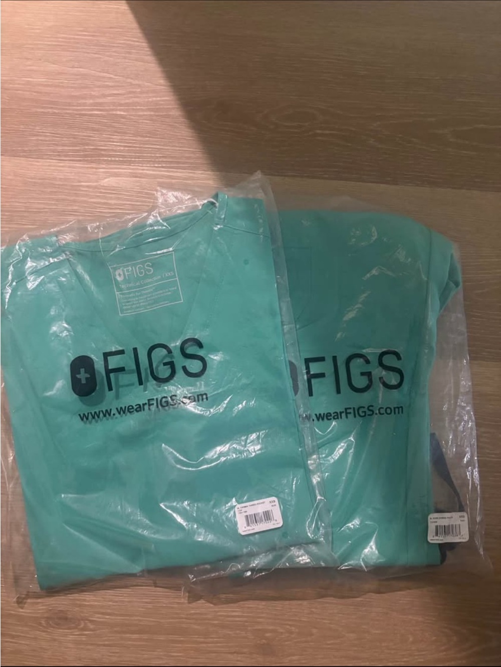 FIGS Scrub Set